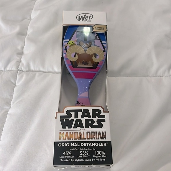 Star Wars The Mandalorian Original Detangler Wet Brush - Picture 1 of 2